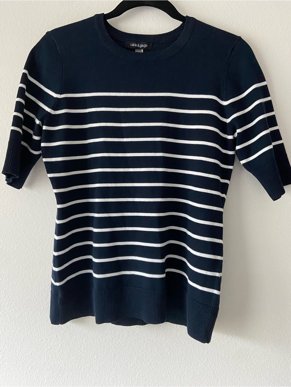 Cable & Gauge Navy Blue & White Striped Short Sleeve Sweater - Size M